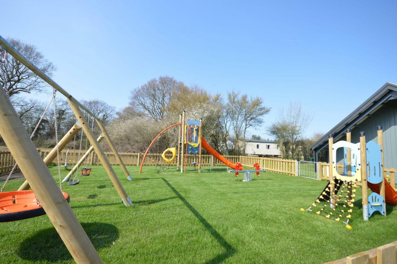 Camping Pods, Carlton Meres Holiday Park Rendham Екстериор снимка